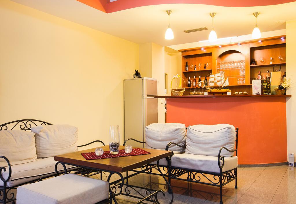 Hotel Residence Inn Skopje Esterno foto