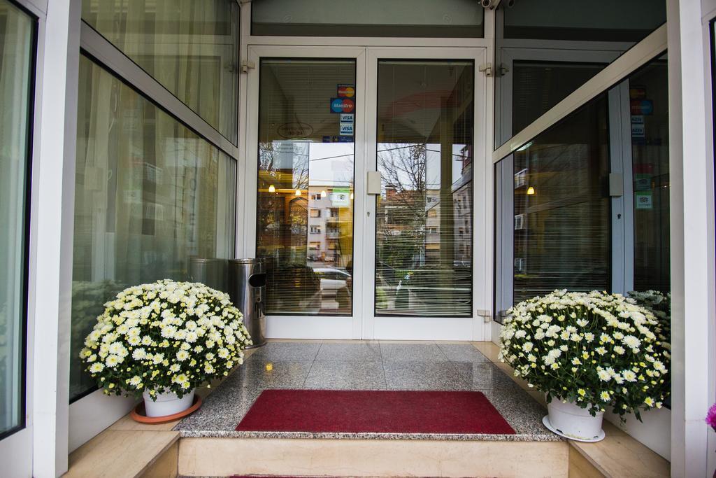 Hotel Residence Inn Skopje Esterno foto