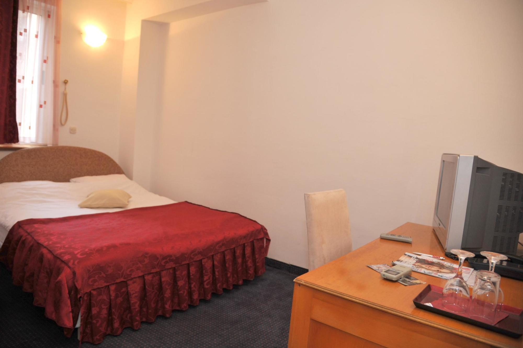 Hotel Residence Inn Skopje Esterno foto