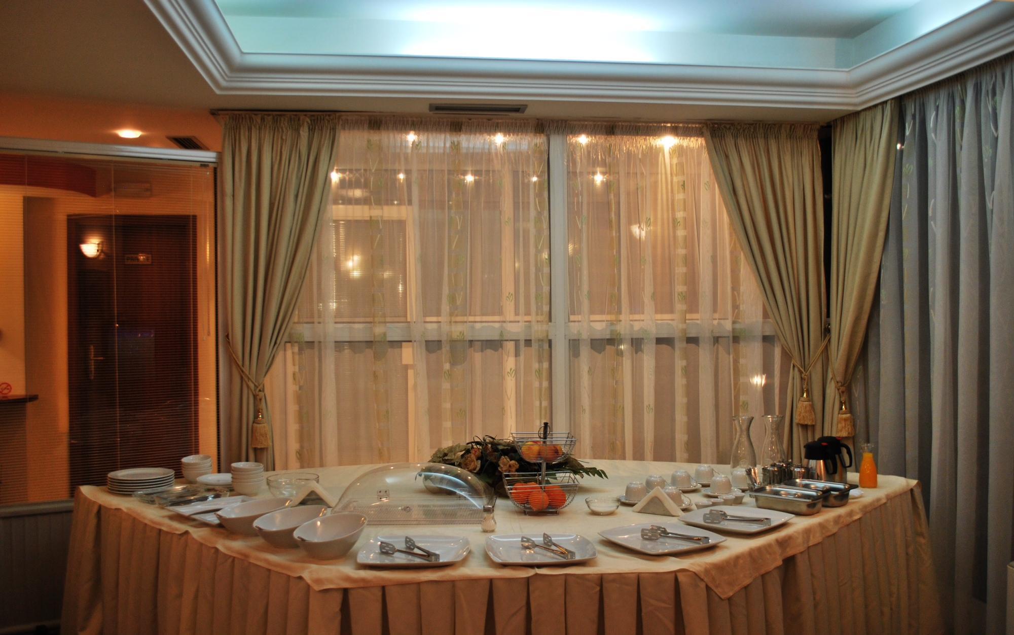 Hotel Residence Inn Skopje Esterno foto