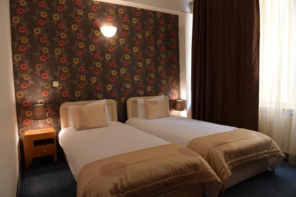 Hotel Residence Inn Skopje Esterno foto