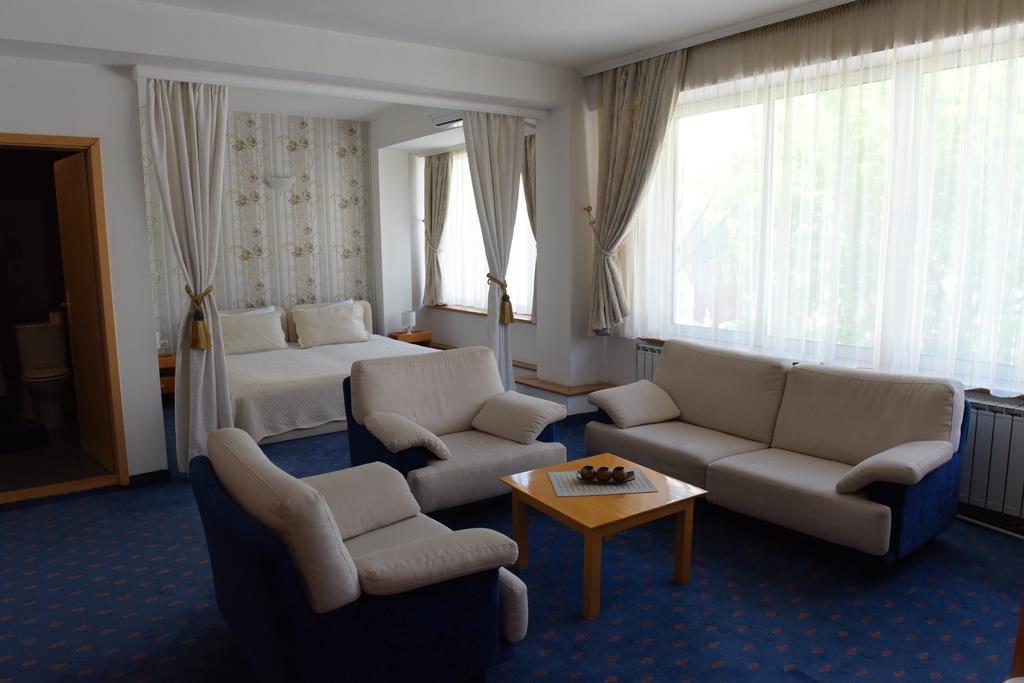 Hotel Residence Inn Skopje Esterno foto