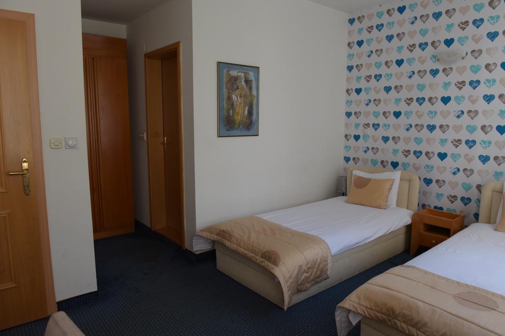 Hotel Residence Inn Skopje Esterno foto
