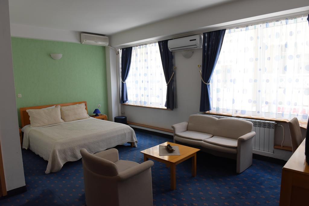 Hotel Residence Inn Skopje Esterno foto