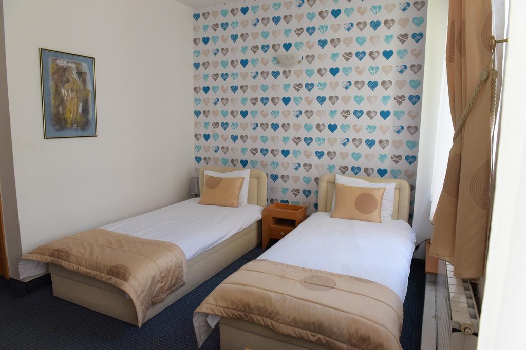 Hotel Residence Inn Skopje Esterno foto