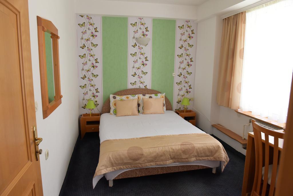 Hotel Residence Inn Skopje Esterno foto